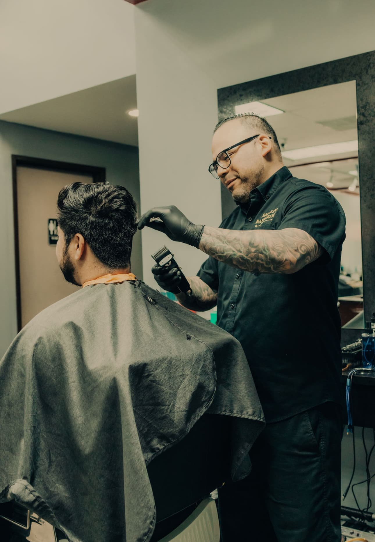 Diamond Barbershop interior 3